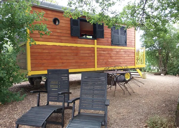 Roulotte & Acces Privatif Οργανωμένο κάμπινγκ *